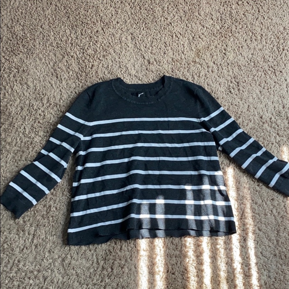 Sort of cropped sweater material long sleeve shirt